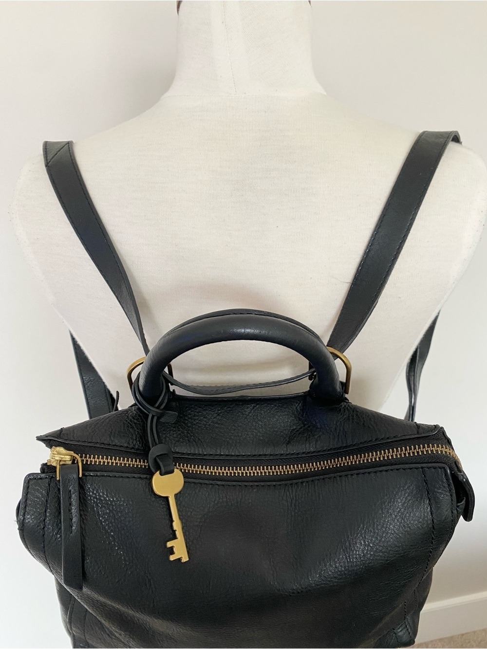 Fossil Leather Black Convertible Adjustable Backpack Shoulder Bag Purse - Picture 4 of 16